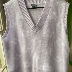 Target  Wilde fable flower sweater vest in the size XXL